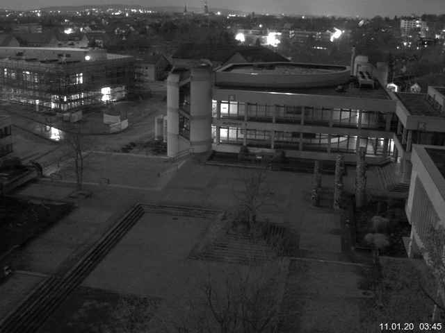 Foto der Webcam: Verwaltungsgebäude, Innenhof mit Audimax, Hörsaal-Gebäude 1