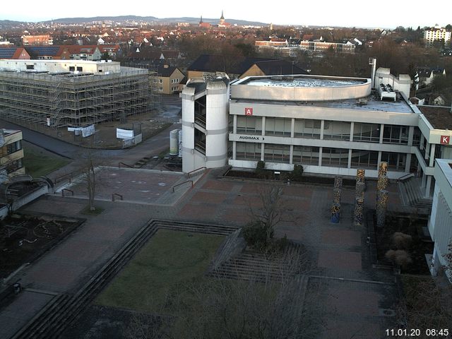 Foto der Webcam: Verwaltungsgebäude, Innenhof mit Audimax, Hörsaal-Gebäude 1