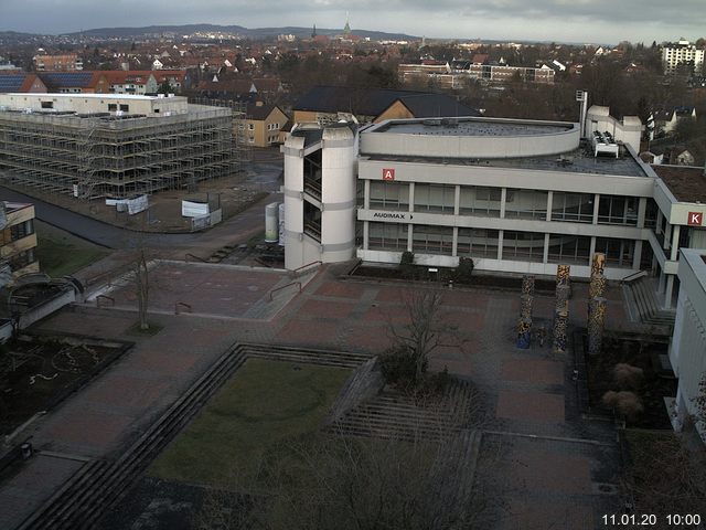 Foto der Webcam: Verwaltungsgebäude, Innenhof mit Audimax, Hörsaal-Gebäude 1