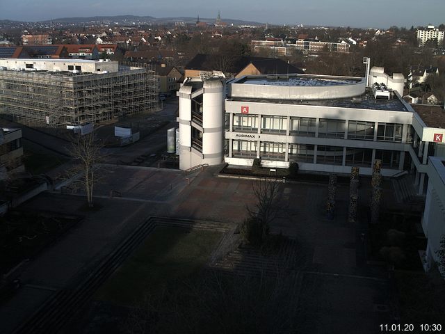 Foto der Webcam: Verwaltungsgebäude, Innenhof mit Audimax, Hörsaal-Gebäude 1