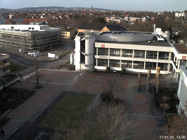 Foto der Webcam: Verwaltungsgebäude, Innenhof mit Audimax, Hörsaal-Gebäude 1