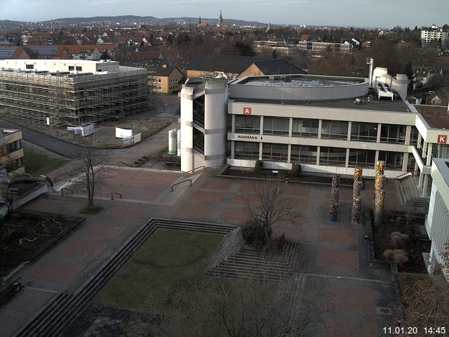 Foto der Webcam: Verwaltungsgebäude, Innenhof mit Audimax, Hörsaal-Gebäude 1