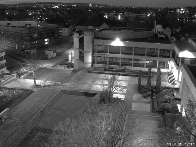 Foto der Webcam: Verwaltungsgebäude, Innenhof mit Audimax, Hörsaal-Gebäude 1