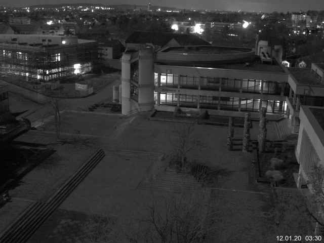 Foto der Webcam: Verwaltungsgebäude, Innenhof mit Audimax, Hörsaal-Gebäude 1