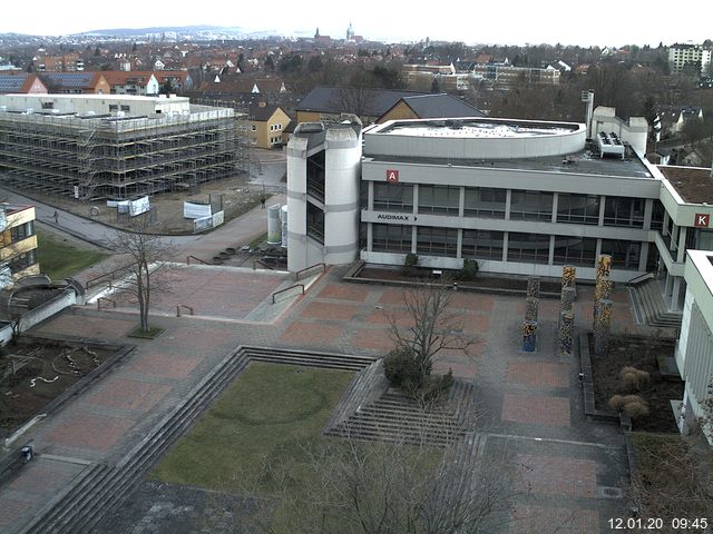 Foto der Webcam: Verwaltungsgebäude, Innenhof mit Audimax, Hörsaal-Gebäude 1