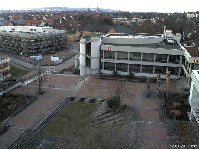 Foto der Webcam: Verwaltungsgebäude, Innenhof mit Audimax, Hörsaal-Gebäude 1