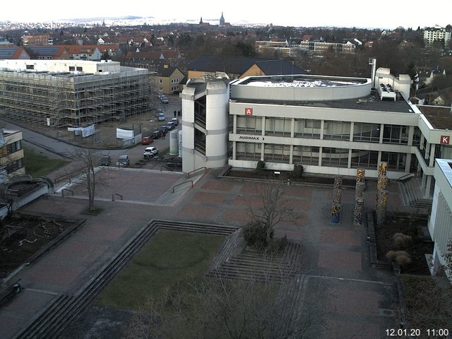 Foto der Webcam: Verwaltungsgebäude, Innenhof mit Audimax, Hörsaal-Gebäude 1