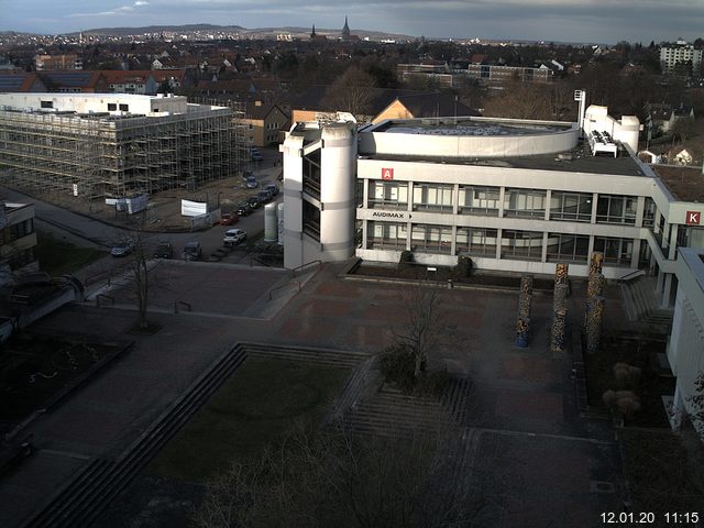 Foto der Webcam: Verwaltungsgebäude, Innenhof mit Audimax, Hörsaal-Gebäude 1