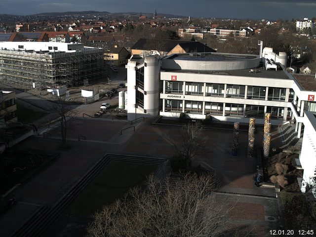 Foto der Webcam: Verwaltungsgebäude, Innenhof mit Audimax, Hörsaal-Gebäude 1