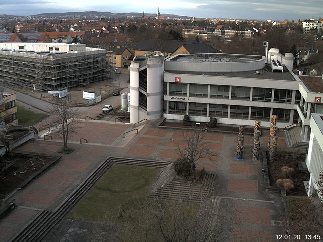 Foto der Webcam: Verwaltungsgebäude, Innenhof mit Audimax, Hörsaal-Gebäude 1