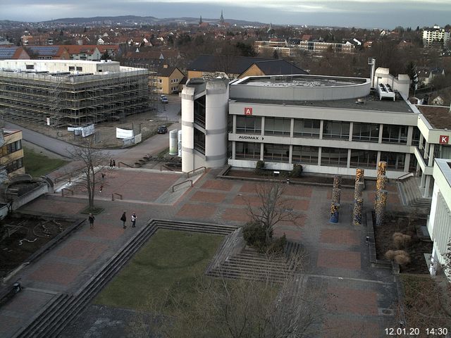 Foto der Webcam: Verwaltungsgebäude, Innenhof mit Audimax, Hörsaal-Gebäude 1