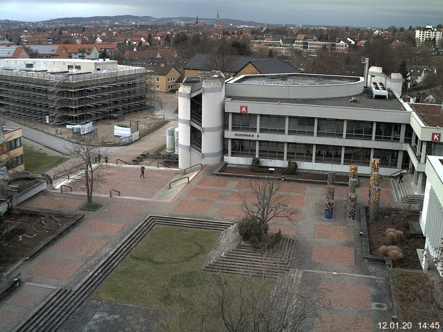 Foto der Webcam: Verwaltungsgebäude, Innenhof mit Audimax, Hörsaal-Gebäude 1