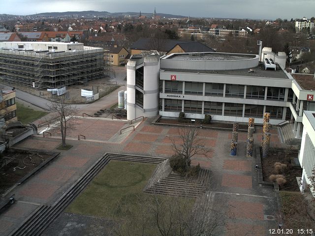 Foto der Webcam: Verwaltungsgebäude, Innenhof mit Audimax, Hörsaal-Gebäude 1