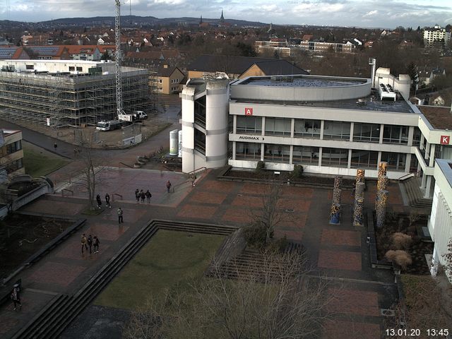 Foto der Webcam: Verwaltungsgebäude, Innenhof mit Audimax, Hörsaal-Gebäude 1