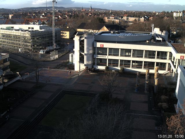 Foto der Webcam: Verwaltungsgebäude, Innenhof mit Audimax, Hörsaal-Gebäude 1