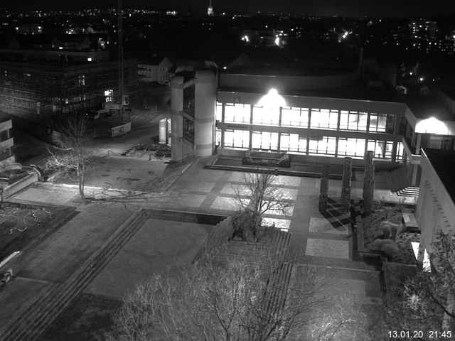 Foto der Webcam: Verwaltungsgebäude, Innenhof mit Audimax, Hörsaal-Gebäude 1