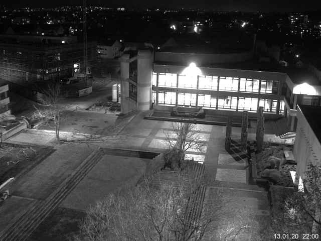 Foto der Webcam: Verwaltungsgebäude, Innenhof mit Audimax, Hörsaal-Gebäude 1