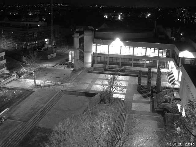 Foto der Webcam: Verwaltungsgebäude, Innenhof mit Audimax, Hörsaal-Gebäude 1