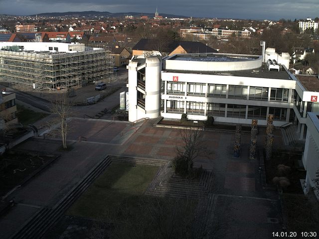 Foto der Webcam: Verwaltungsgebäude, Innenhof mit Audimax, Hörsaal-Gebäude 1