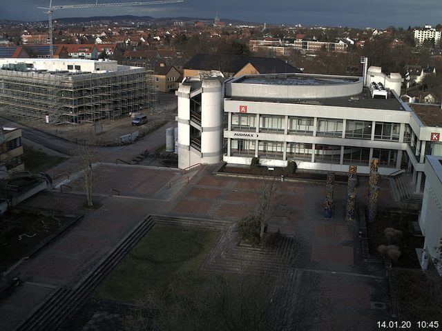 Foto der Webcam: Verwaltungsgebäude, Innenhof mit Audimax, Hörsaal-Gebäude 1