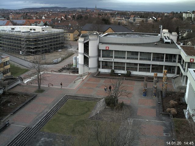 Foto der Webcam: Verwaltungsgebäude, Innenhof mit Audimax, Hörsaal-Gebäude 1