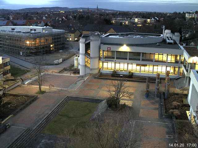 Foto der Webcam: Verwaltungsgebäude, Innenhof mit Audimax, Hörsaal-Gebäude 1