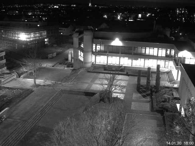 Foto der Webcam: Verwaltungsgebäude, Innenhof mit Audimax, Hörsaal-Gebäude 1