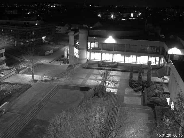 Foto der Webcam: Verwaltungsgebäude, Innenhof mit Audimax, Hörsaal-Gebäude 1