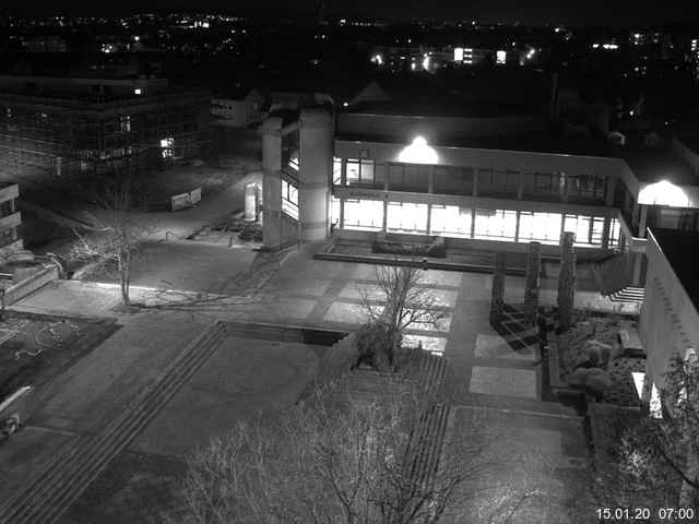 Foto der Webcam: Verwaltungsgebäude, Innenhof mit Audimax, Hörsaal-Gebäude 1