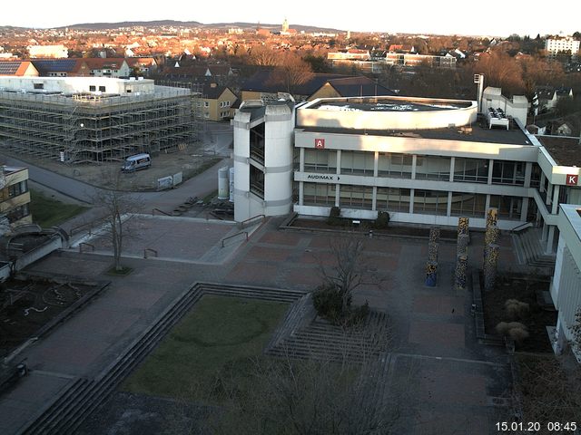 Foto der Webcam: Verwaltungsgebäude, Innenhof mit Audimax, Hörsaal-Gebäude 1