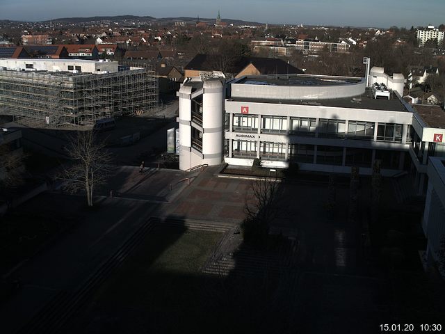 Foto der Webcam: Verwaltungsgebäude, Innenhof mit Audimax, Hörsaal-Gebäude 1