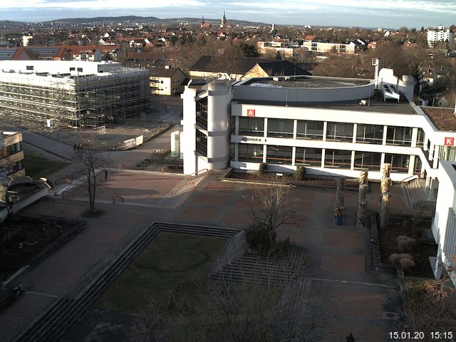 Foto der Webcam: Verwaltungsgebäude, Innenhof mit Audimax, Hörsaal-Gebäude 1