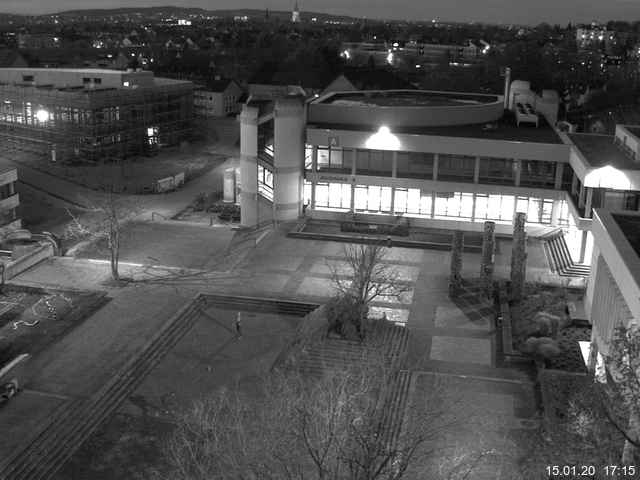 Foto der Webcam: Verwaltungsgebäude, Innenhof mit Audimax, Hörsaal-Gebäude 1