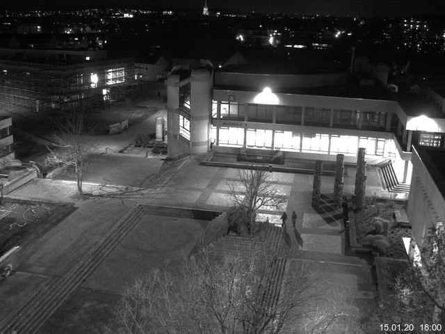 Foto der Webcam: Verwaltungsgebäude, Innenhof mit Audimax, Hörsaal-Gebäude 1