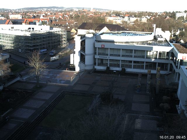 Foto der Webcam: Verwaltungsgebäude, Innenhof mit Audimax, Hörsaal-Gebäude 1