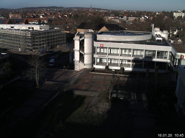 Foto der Webcam: Verwaltungsgebäude, Innenhof mit Audimax, Hörsaal-Gebäude 1