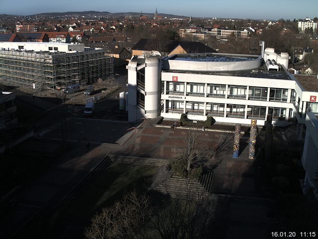 Foto der Webcam: Verwaltungsgebäude, Innenhof mit Audimax, Hörsaal-Gebäude 1