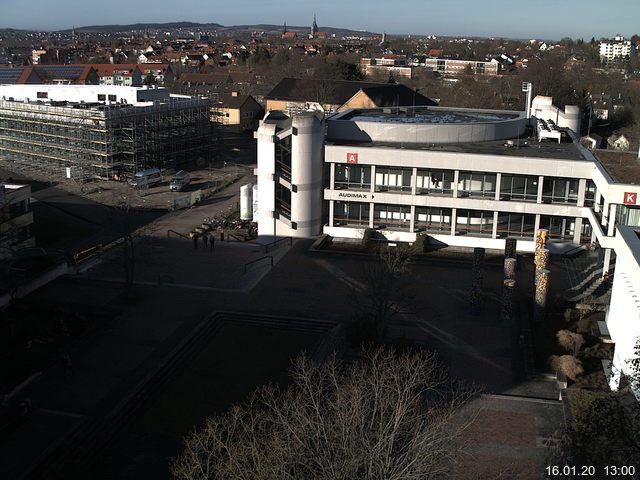 Foto der Webcam: Verwaltungsgebäude, Innenhof mit Audimax, Hörsaal-Gebäude 1