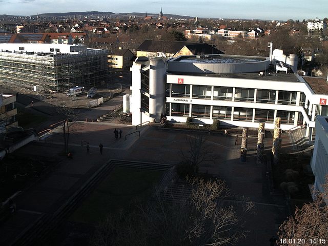 Foto der Webcam: Verwaltungsgebäude, Innenhof mit Audimax, Hörsaal-Gebäude 1