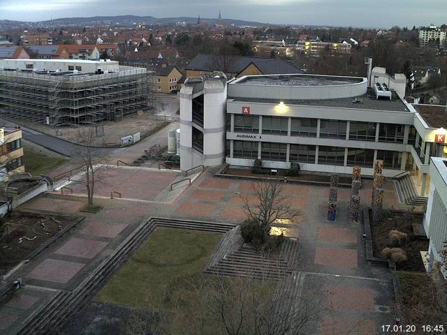 Foto der Webcam: Verwaltungsgebäude, Innenhof mit Audimax, Hörsaal-Gebäude 1