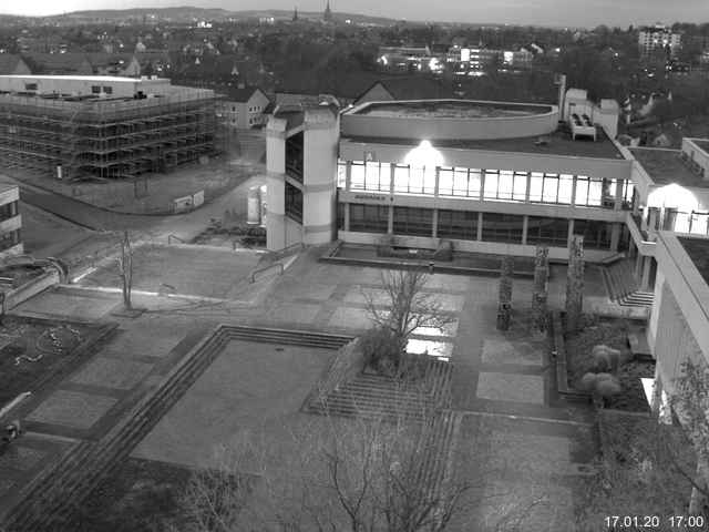 Foto der Webcam: Verwaltungsgebäude, Innenhof mit Audimax, Hörsaal-Gebäude 1