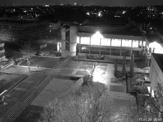 Foto der Webcam: Verwaltungsgebäude, Innenhof mit Audimax, Hörsaal-Gebäude 1