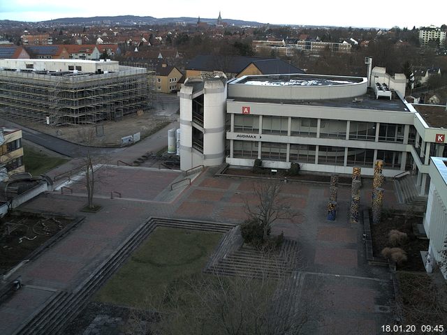 Foto der Webcam: Verwaltungsgebäude, Innenhof mit Audimax, Hörsaal-Gebäude 1