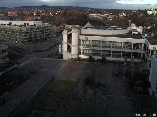 Foto der Webcam: Verwaltungsgebäude, Innenhof mit Audimax, Hörsaal-Gebäude 1