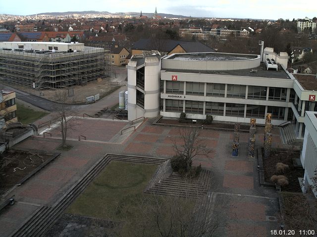 Foto der Webcam: Verwaltungsgebäude, Innenhof mit Audimax, Hörsaal-Gebäude 1