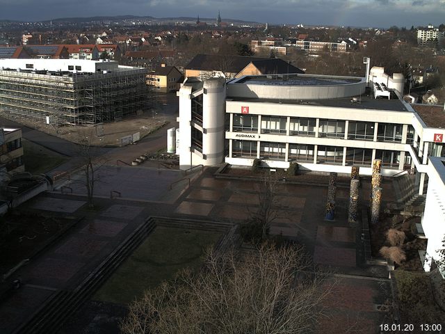 Foto der Webcam: Verwaltungsgebäude, Innenhof mit Audimax, Hörsaal-Gebäude 1