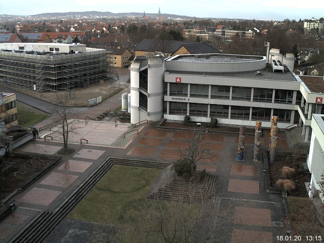 Foto der Webcam: Verwaltungsgebäude, Innenhof mit Audimax, Hörsaal-Gebäude 1