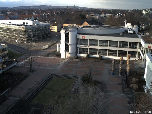 Foto der Webcam: Verwaltungsgebäude, Innenhof mit Audimax, Hörsaal-Gebäude 1