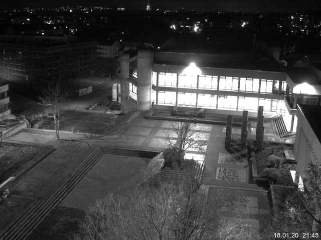 Foto der Webcam: Verwaltungsgebäude, Innenhof mit Audimax, Hörsaal-Gebäude 1