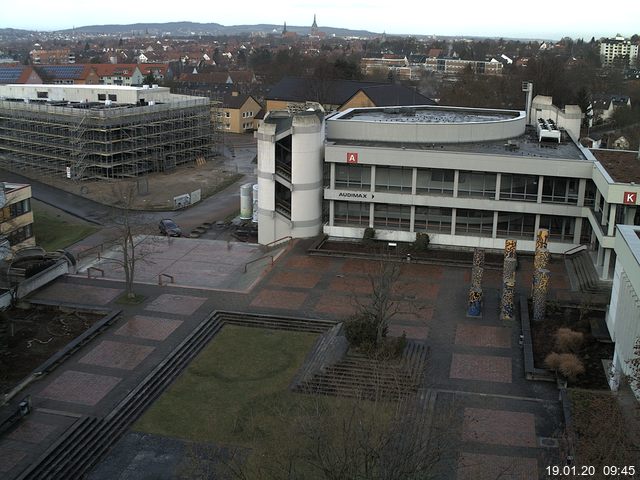 Foto der Webcam: Verwaltungsgebäude, Innenhof mit Audimax, Hörsaal-Gebäude 1